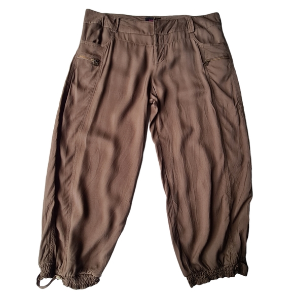 Wayne Cooper Pants - WAYNE By Wayne Cooper Size 14 Womens Khaki Green 3/4 Capri Casual Pants